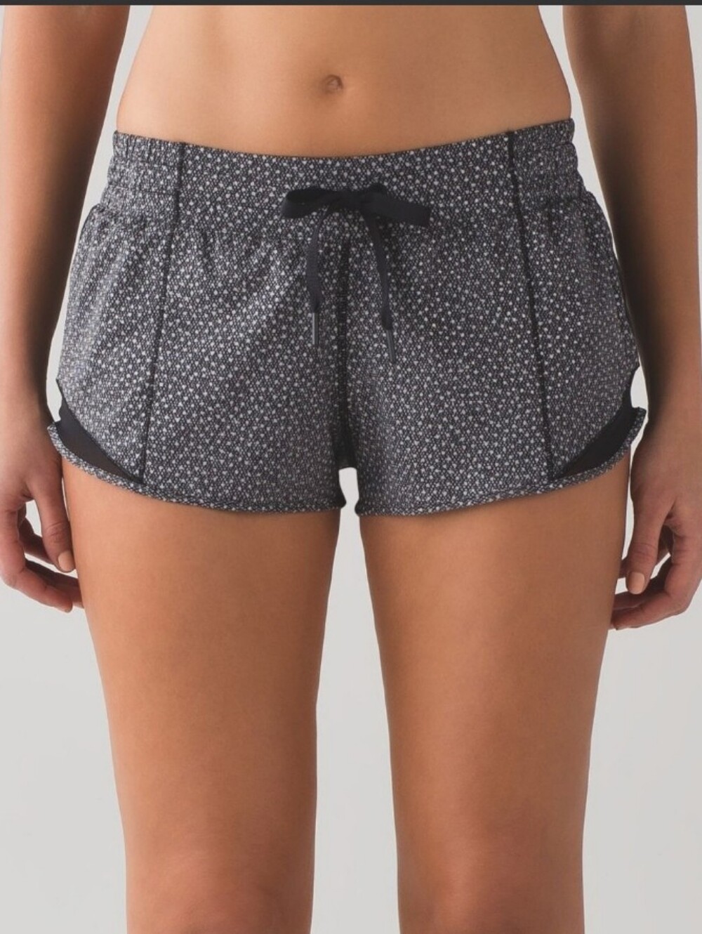 Lululemon Hotty Hot Reflective Running Shorts - Black with Silver Dot Print